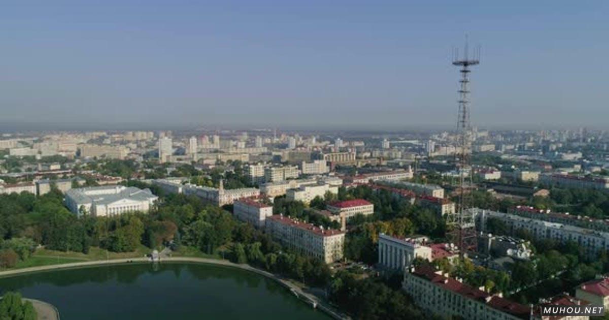 早晨在明斯克市中心白俄罗斯首都住房区4k视频素材