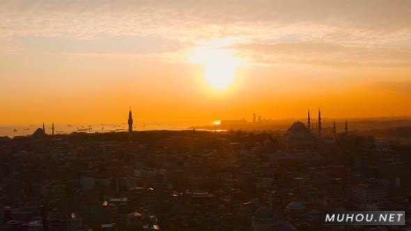 空中伊斯坦布尔城市和海上日落与船只4k视频素材插图