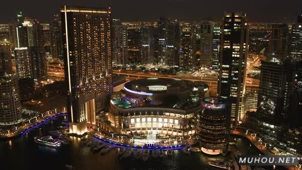迪拜近水现代建筑夜景城市灯光视频素材插图