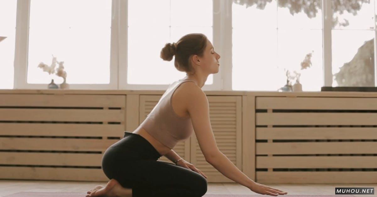 瑜伽服女性健身锻炼身体高清CC0视频素材