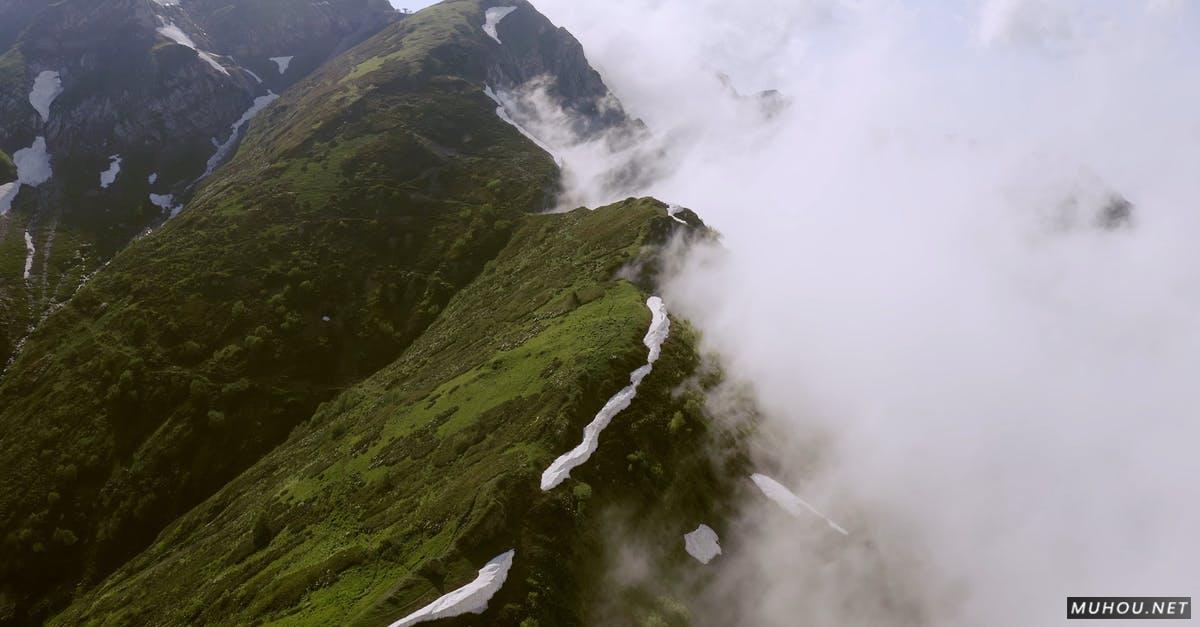 4k, 4k50fps航拍山顶的景观高清CC0视频素材插图