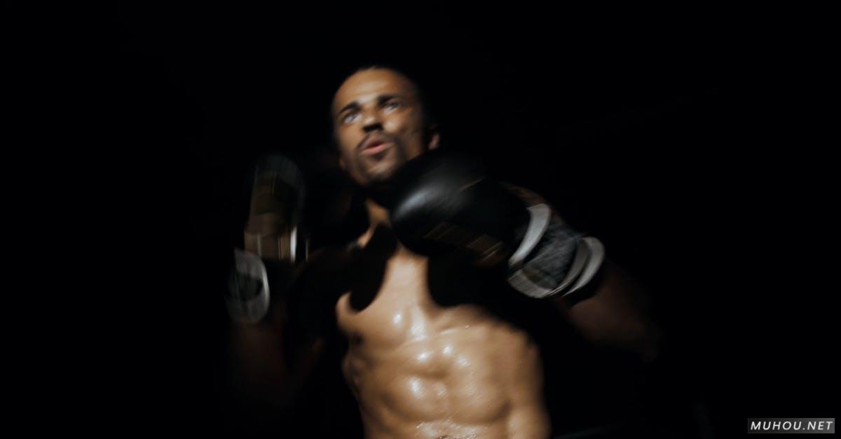 男子拳击手在训练健身的4K高清CC0视频素材插图