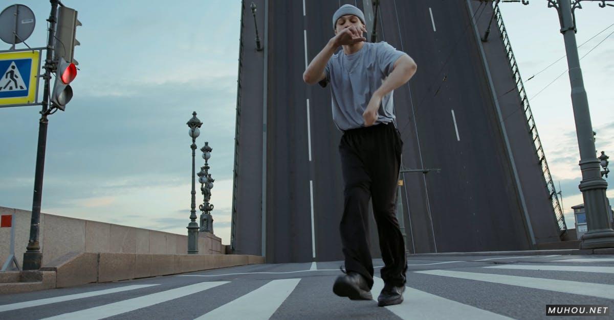 城市中男人街舞活动4k高清CC0视频素材插图