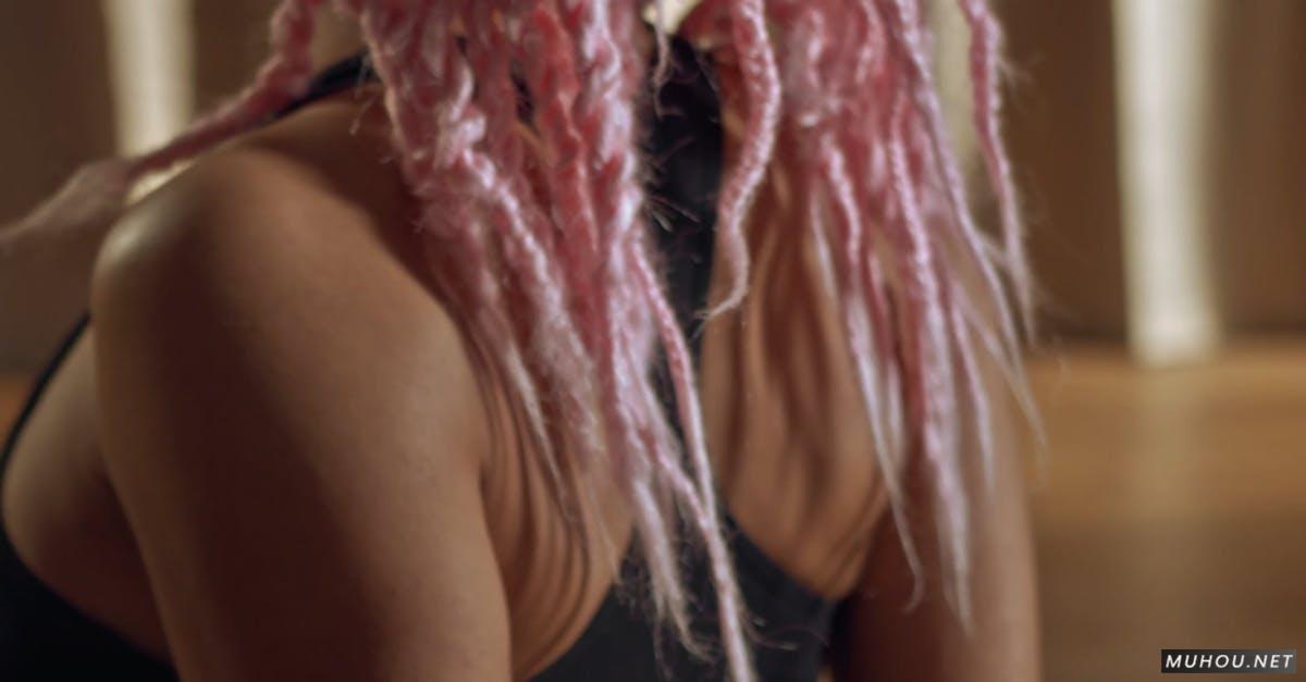 红发女人瑜伽运动4k竖屏高清CC0视频素材插图