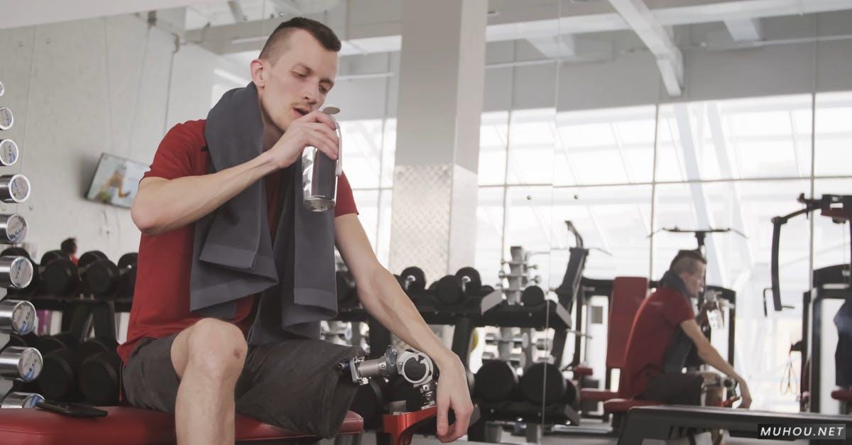 一条腿残疾人健身房锻炼4k高清CC0视频素材