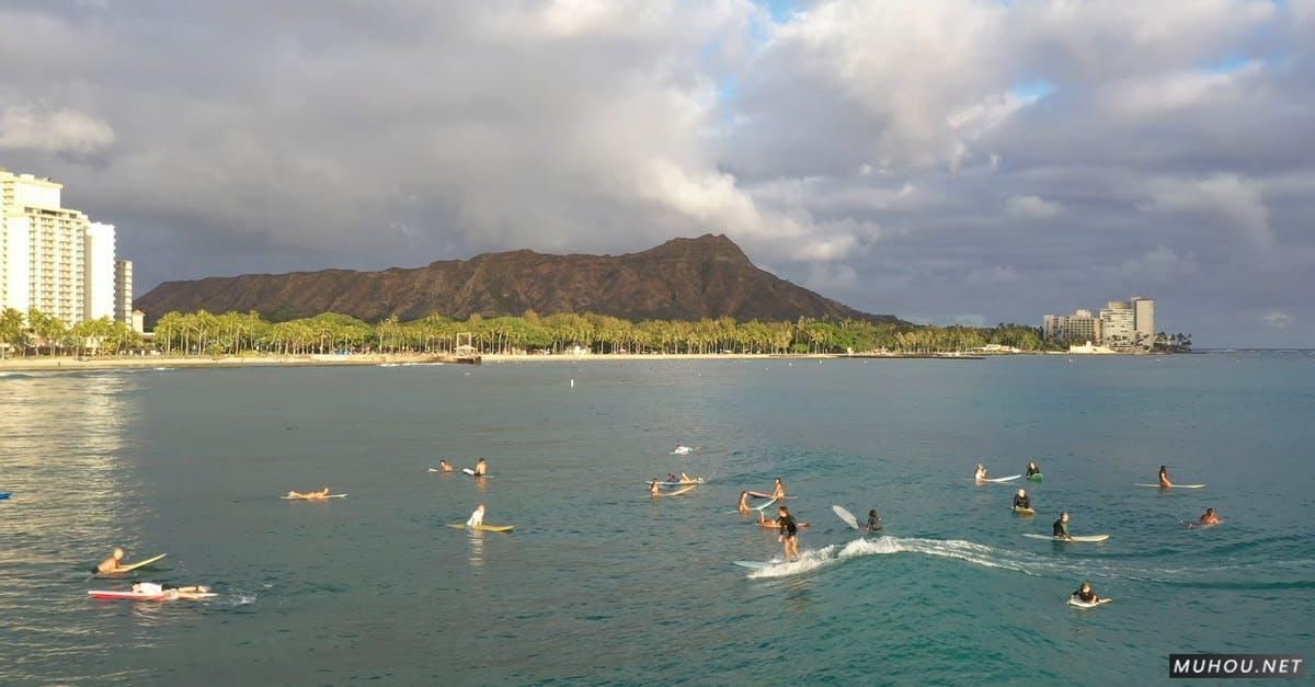 夏威夷威基基海边玩的人群4k高清CC0视频素材