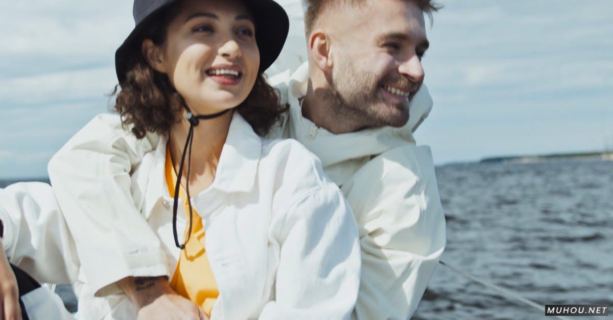 外国情侣在帆船上拥抱4k高清CC0视频素材插图