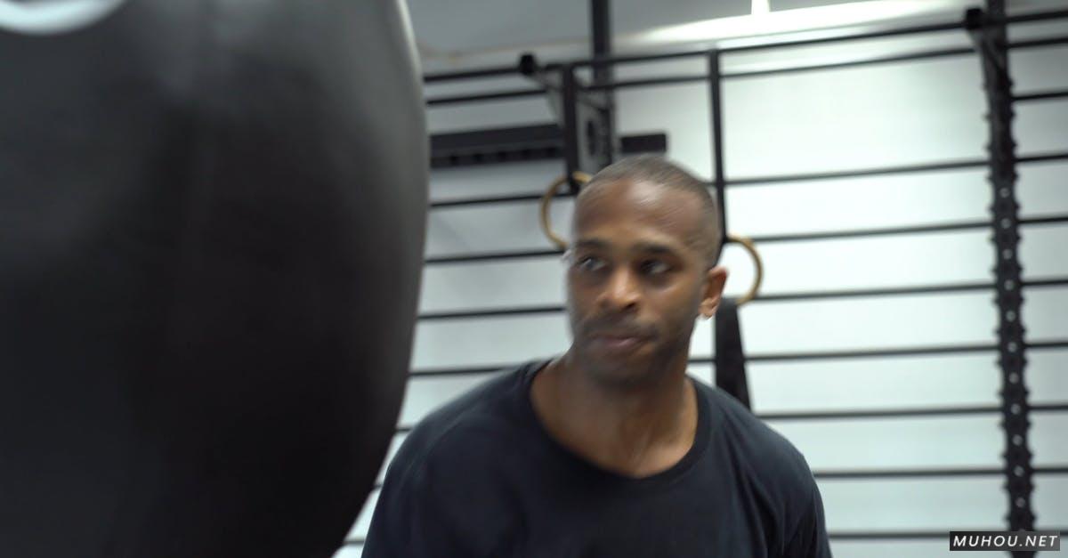 黑人男性在拳击场运动4k高清CC0视频素材