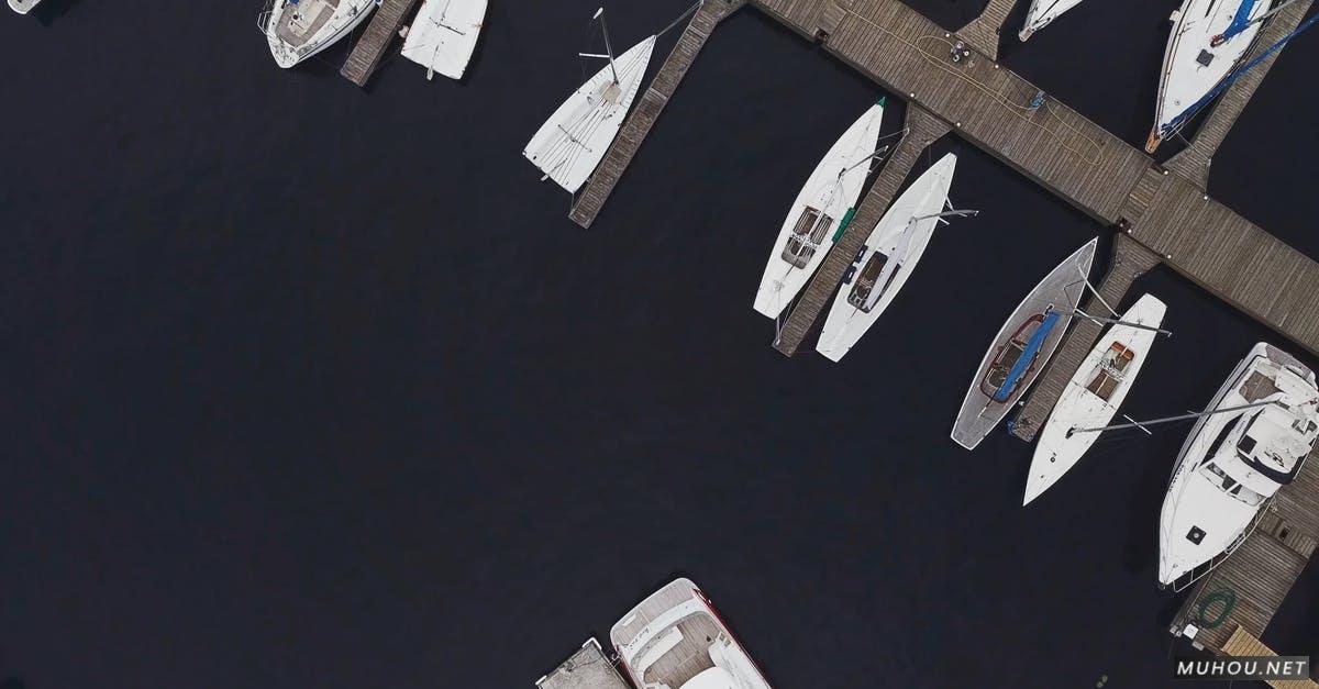 停泊在港口的帆船航拍4k高清CC0视频素材插图