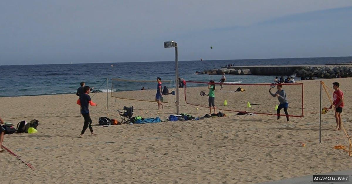 沙滩上打排球的人 · 免版权视频素材等线CC0视频素材插图