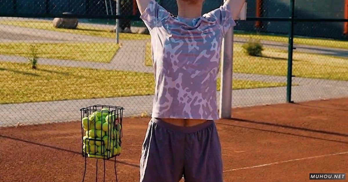 户外男子网球运动员竖屏高清CC0视频素材插图