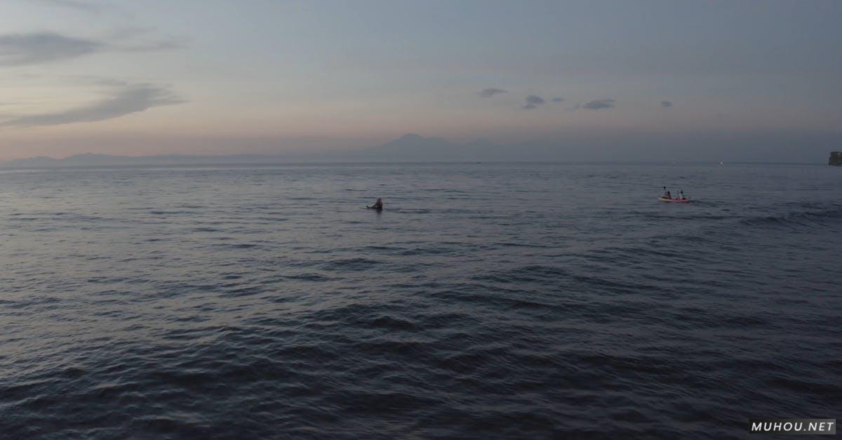 平静的海绵大海上划船4k高清CC0视频素材插图