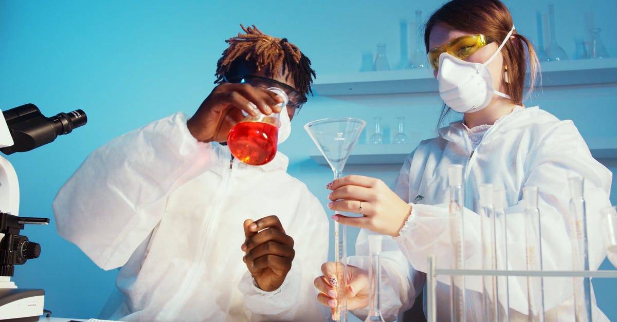 实验室外国人分析4k高清CC0视频素材插图