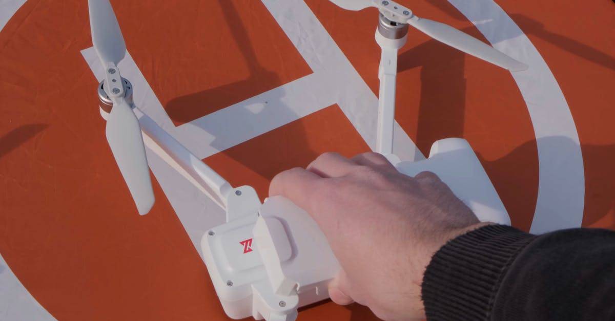 dji mavic, LED灯, mavic无人机安装电池4k高清CC0视频素材插图