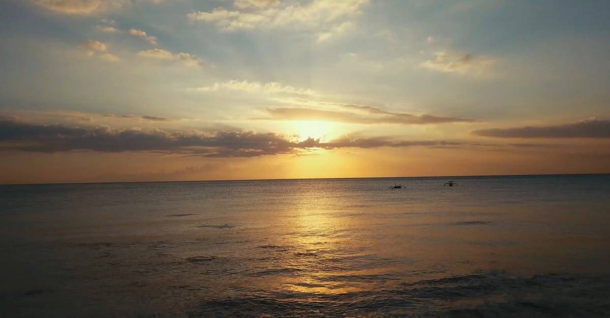 海面日落夕阳的光航拍4K高清CC0视频素材插图