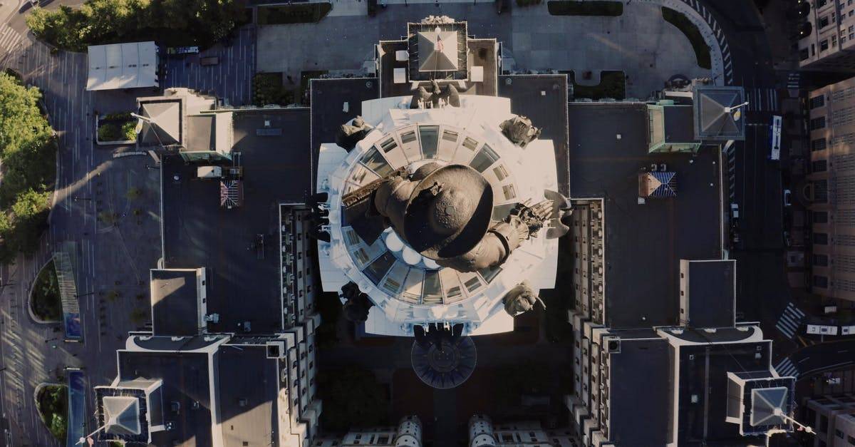 城市地标建筑外观俯视图航拍4K高清CC0视频素材插图