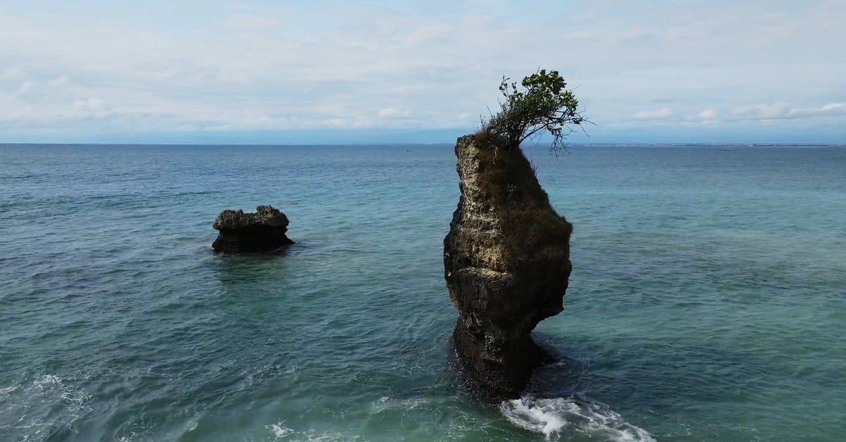 海中岩石景观航拍高清CC0视频素材插图