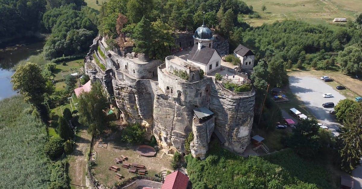 山顶上的修道院城堡航拍2k高清CC0视频素材
