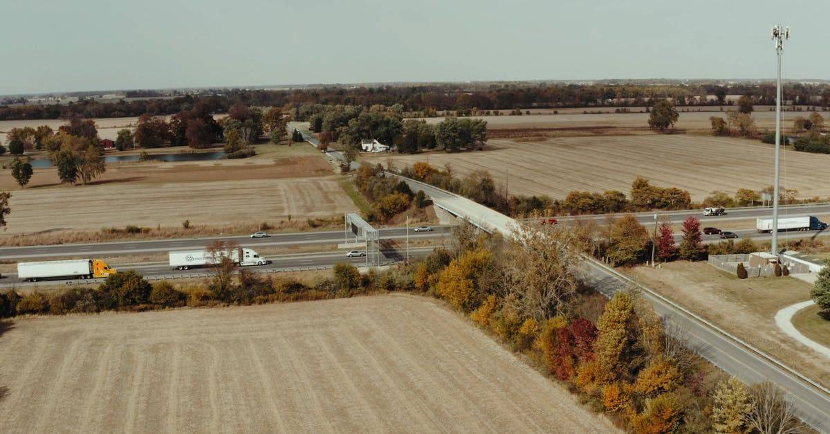 公路旅行天桥秋天4k航拍高清CC0视频素材插图