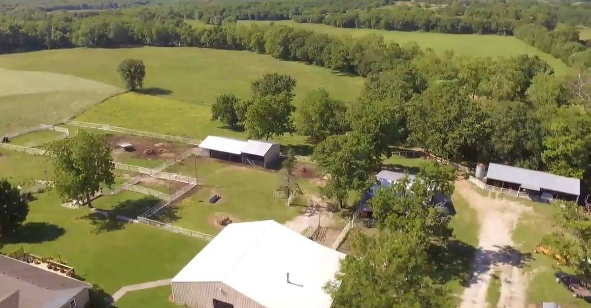 无人机的农田农场航拍CC0视频素材插图