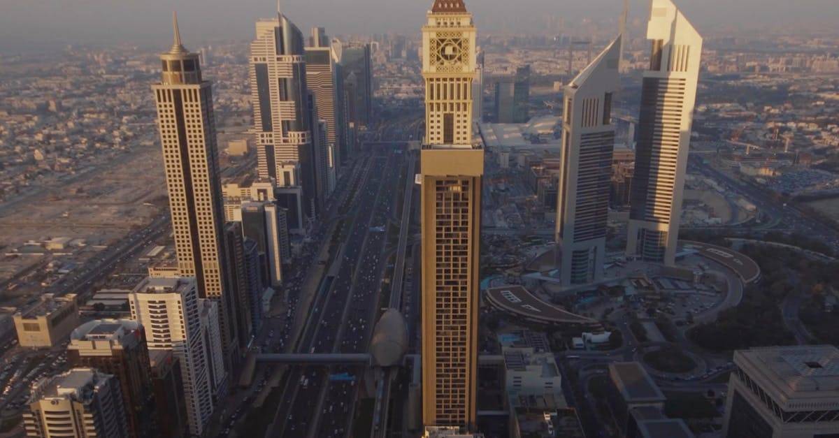 摩天大楼日落时城市航拍4k竖屏高清CC0视频素材插图