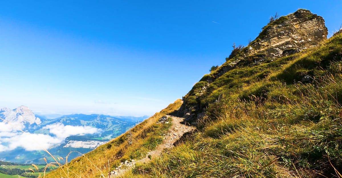 4k瓦尔登丘陵上登山的人固定位高清CC0视频素材插图