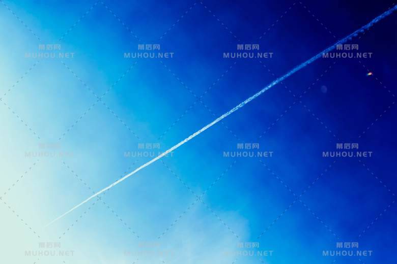 又见到美美的飞机云了插画作品插图4