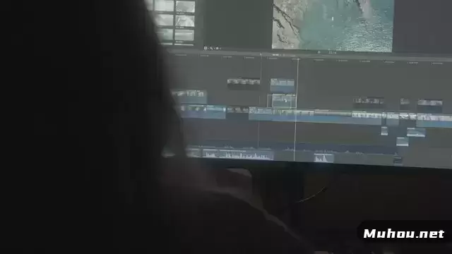 一个女人在视频编辑过程中忙碌视频素材插图