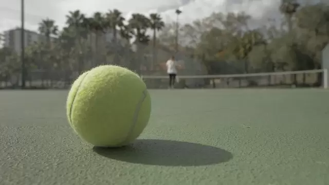 缩略图两个网球特写镜头视频素材