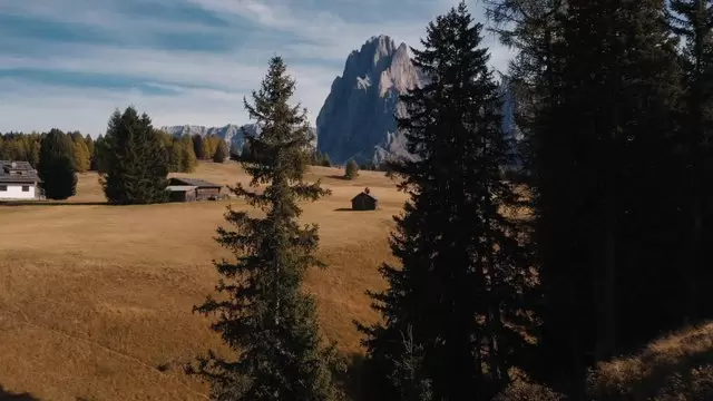 山上的房子航拍视频素材