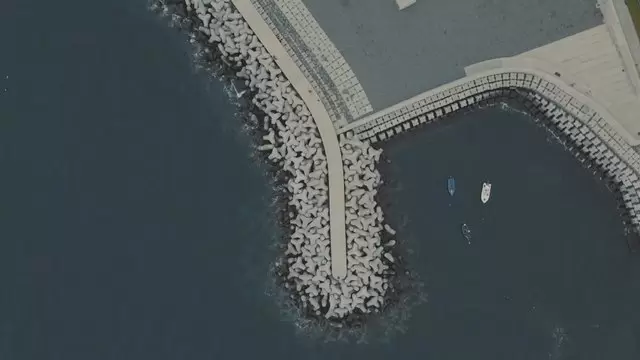 马德拉岛上的丰沙尔湾航拍视频素材