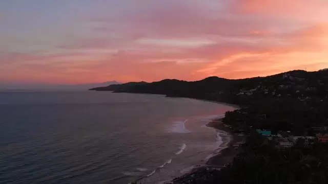 墨西哥萨伊利塔海滩的日出航拍视频素材