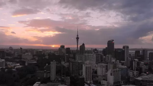 缩略图新西兰奥克兰的日落航拍视频素材