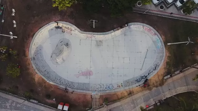 滑板公园俯视图航拍视频素材