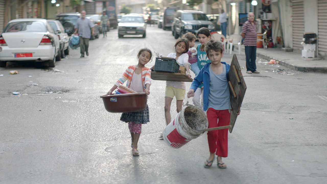 《我想有个家》手持摄影深入儿童视角，关注黎巴嫩贫困街头插图1