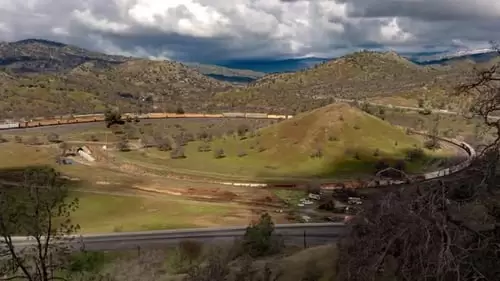 Tehachapi loop列车延时视频下载