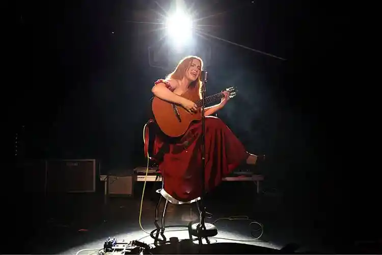 Canon R6 Mark III 来了！这还叫中阶机？简直是迷你电影机！